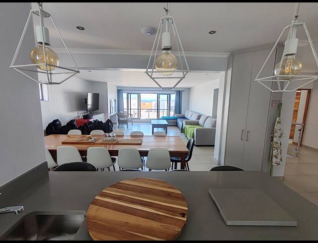 5 BEDROOM HOUSE FOR SALE IN CALYPSO BEACH